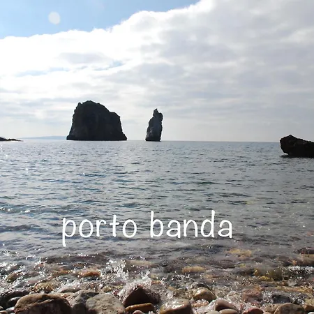 A Strapiombo Sul Mare Tanca Piras Nebida