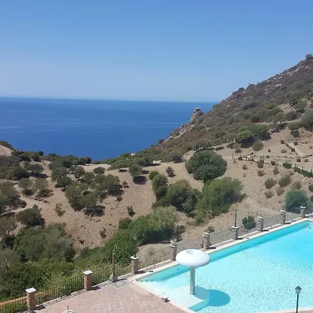 A Strapiombo Sul Mare Tanca Piras Nebida