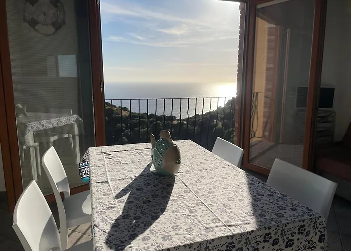 Casa vacanze Tanca Piras - Emozioni A Strapiombo Sul Mare!!! *