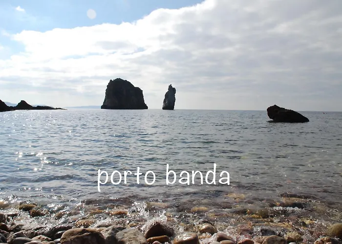 A Strapiombo Sul Mare Tanca Piras Nebida