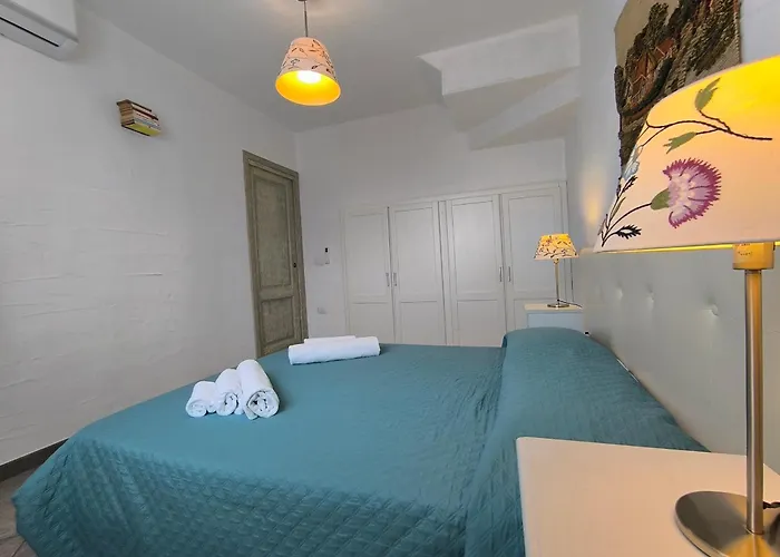 A Strapiombo Sul Mare Tanca Piras *